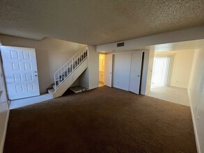 2112 Sun Ave in North Las Vegas, NV - Building Photo - Building Photo