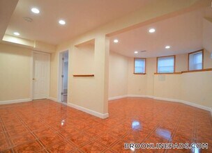 73 Thatcher St in Brookline, MA - Building Photo - Building Photo