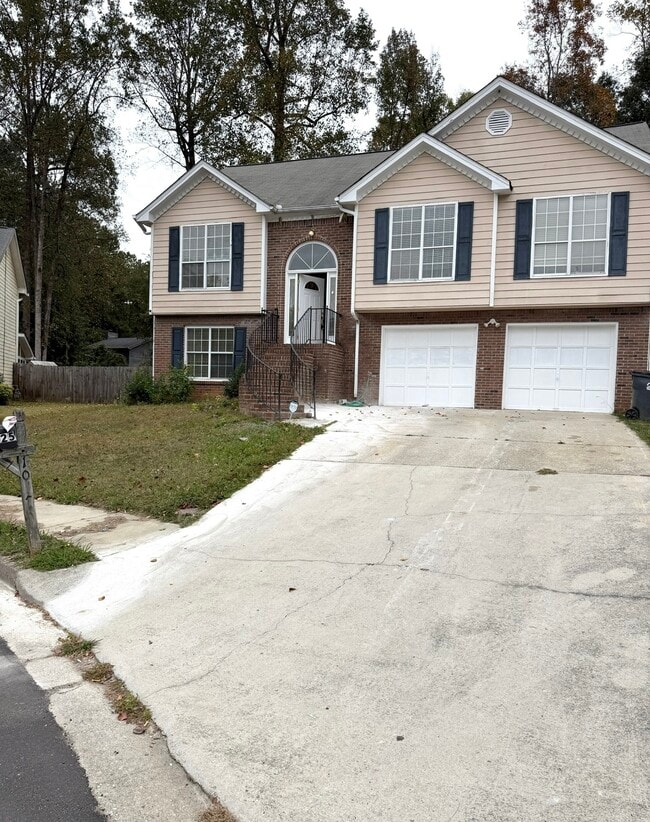 1025 Eagle Pointe Dr NW in Lawrenceville, GA - Building Photo - Building Photo