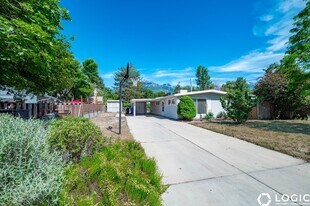 6809 S Meadow Downs Way in Salt Lake City, UT - Building Photo