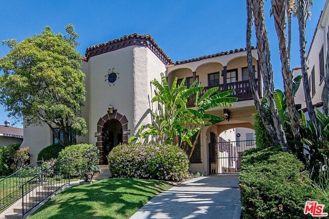 property at 362 N Mansfield Ave