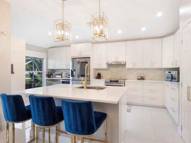 6821 Hendry Dr in Greenacres, FL - Building Photo - Building Photo
