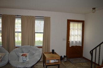 6609 Berkshire Rd in Madison, WI - Building Photo - Building Photo