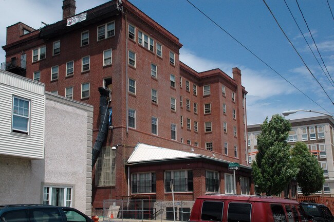 Hancock Manor ( YMCA ) in Philadelphia, PA - Foto de edificio - Building Photo