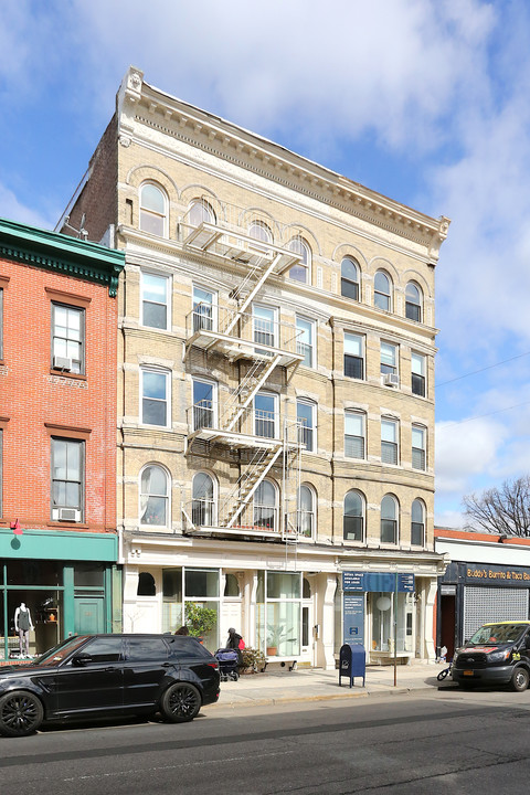 262-264 Court St in Brooklyn, NY - Building Photo