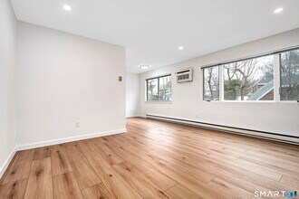 30 Riverside Ave in Stamford, CT - Building Photo - Building Photo