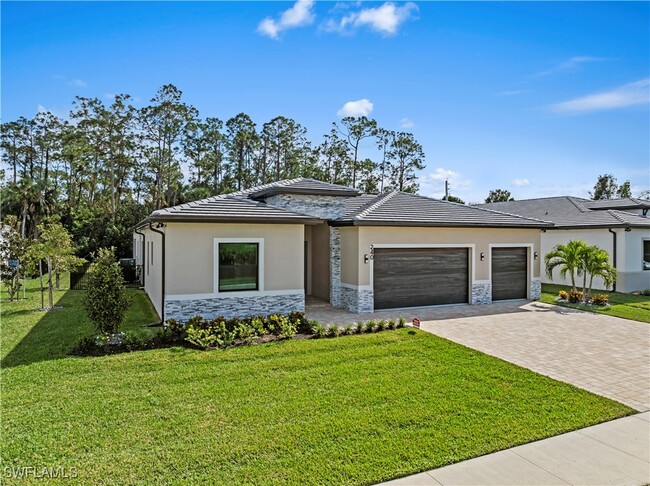 240 Allamanda Wy in Naples, FL - Building Photo - Building Photo