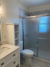 2512 Avenue C in Bradenton Beach, FL - Foto de edificio - Building Photo