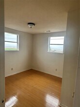 823 Avenue K, Unit 11 in Galveston, TX - Building Photo - Building Photo