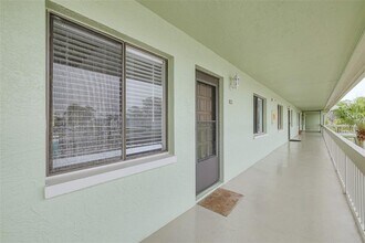 218 Caryl Way in Oldsmar, FL - Building Photo - Building Photo