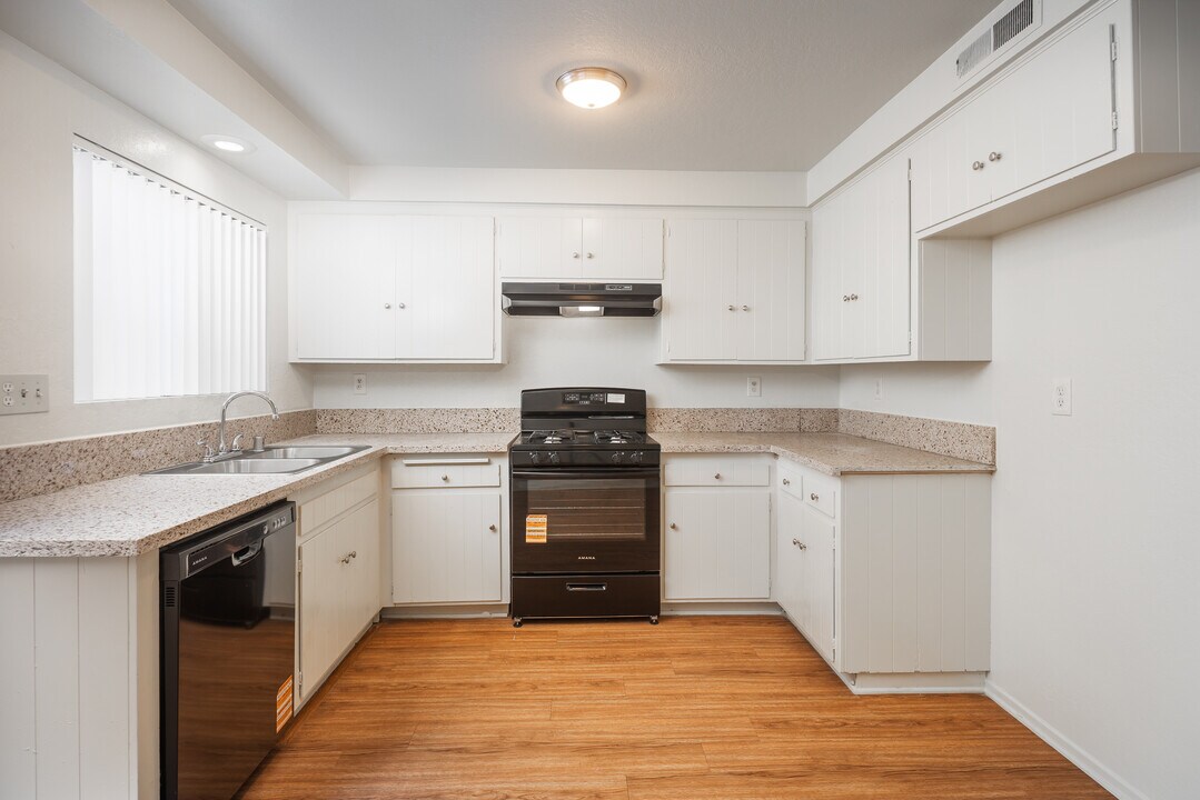 Lakewood Village in Lakewood, CA - Building Photo