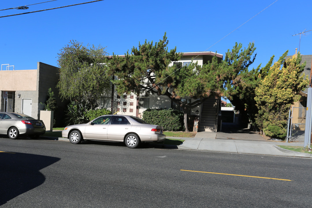 109 N Adams St in Glendale, CA - Foto de edificio