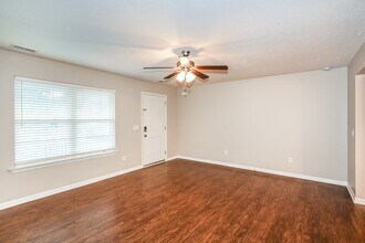 642 Big Hurricane Dr in La Vergne, TN - Building Photo - Building Photo