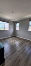 4651 W 18th St in Los Angeles, CA - Foto de edificio - Building Photo