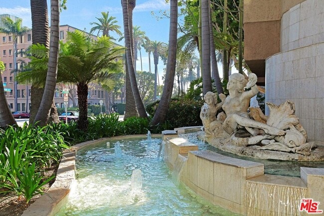 211 California Ave in Santa Monica, CA - Building Photo - Building Photo