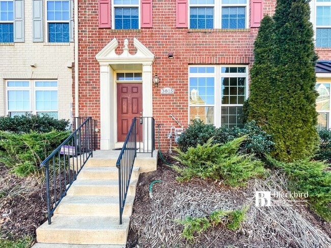 property at 3815 Hansberry Ct NE