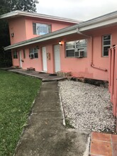 1522 NE 111th St in Miami, FL - Building Photo - Building Photo