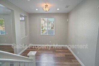 24622 Montevista Cir in Santa Clarita, CA - Building Photo - Building Photo