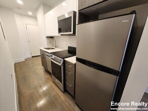 40 Joy St, Unit 8 in Boston, MA - Building Photo - Building Photo