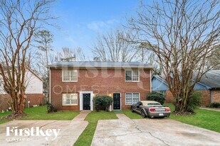 5266 Ridge Forest Dr in Stone Mountain, GA - Building Photo