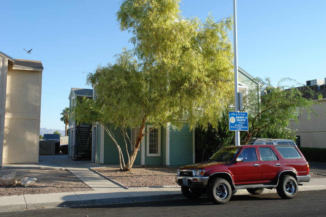 The Village At Washington in Las Vegas, NV - Building Photo