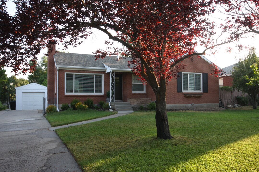 132 W 1500 S, Unit CozyDown in Bountiful, UT - Building Photo
