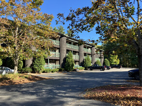 Sunview Apartments in Raymond, NH - Building Photo - Building Photo