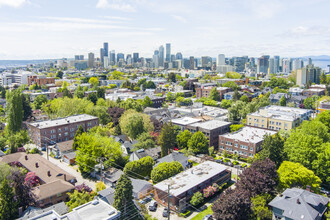 1601 E Mercer St in Seattle, WA - Building Photo - Building Photo