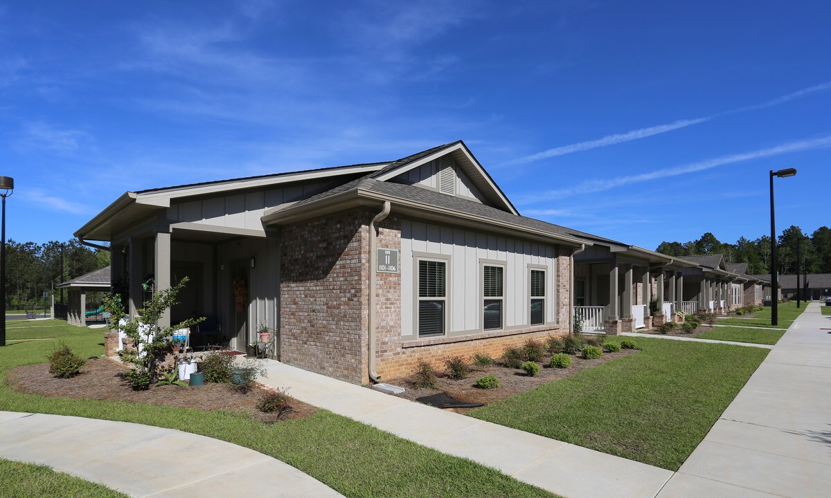 Arbours at Pierce Creek in Mobile, AL - Building Photo
