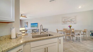 15721 Sunny Day Dr in Bradenton, FL - Foto de edificio - Building Photo