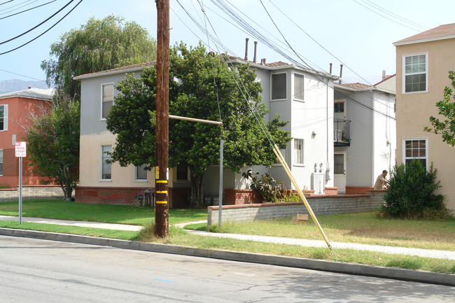 1608 Scott Rd in Burbank, CA - Building Photo - Building Photo