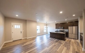 1413 Pinecrest Trl in Ammon, ID - Building Photo - Building Photo