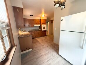 2463 Derbyshire Rd in Cleveland Heights, OH - Building Photo - Building Photo