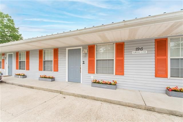 196 N La Russa Ln in Independence, LA - Foto de edificio