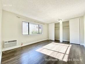 981 Elden Ave, Unit 17 in Los Angeles, CA - Foto de edificio - Building Photo