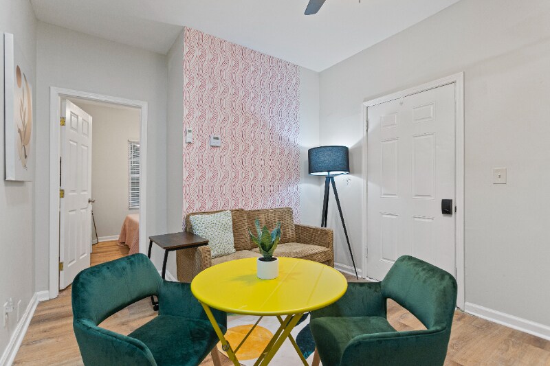 987 Dimmock St SW in Atlanta, GA - Building Photo