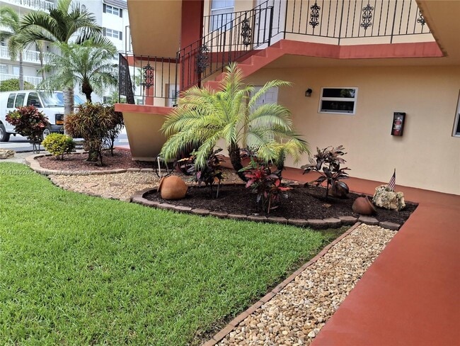 property at 5050 Bayview Dr