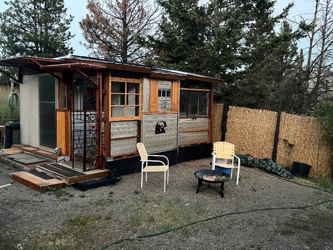 9D Barefoot springs Ln in Jefferson City, MT - Building Photo - Building Photo