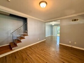 2705 Laclede Station Rd, Unit A in Maplewood, MO - Building Photo