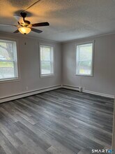 192 High St in Sprague, CT - Building Photo - Building Photo