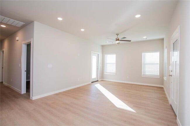 property at 281 N Hunter St