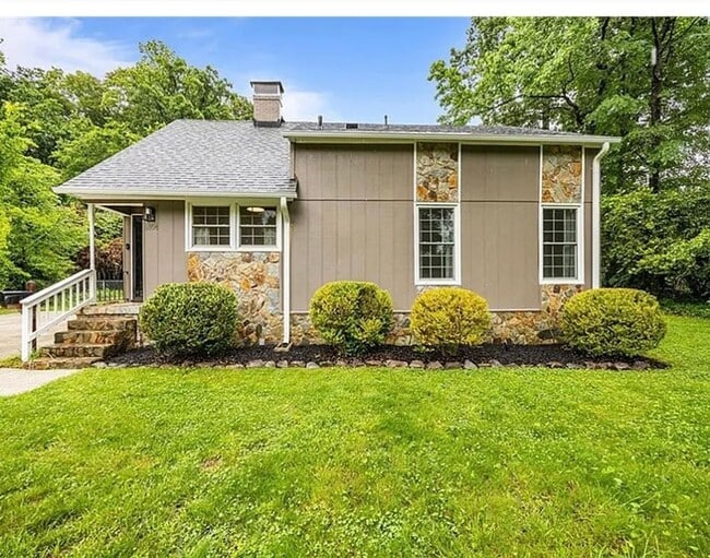 property at 2104 Cleburne St