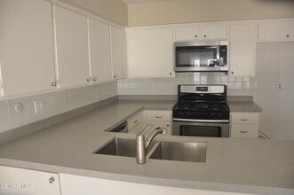 4162 Lake Harbor Ln in Westlake Village, CA - Building Photo - Building Photo