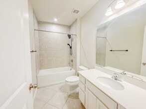 8815 Sunshower Pl in Parrish, FL - Building Photo - Building Photo