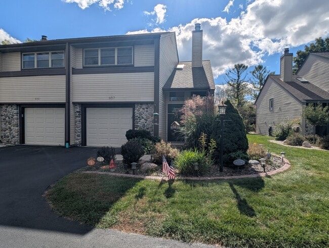 property at 607 Tamarack Dr W