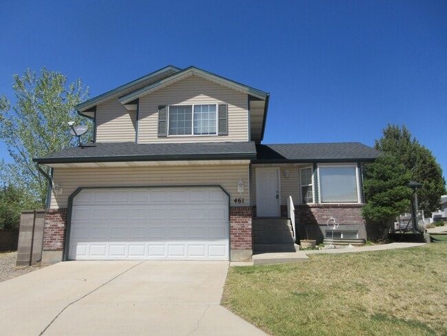 property at 461 E Cobblecreek Dr