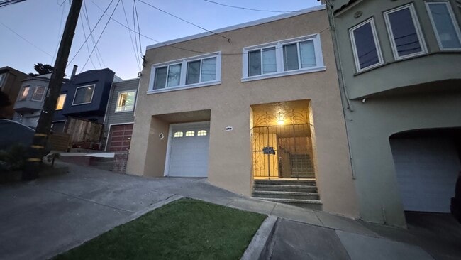 126 Margaret Ave in San Francisco, CA - Foto de edificio - Building Photo