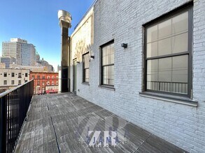 72 Willoughby St in Brooklyn, NY - Foto de edificio - Building Photo