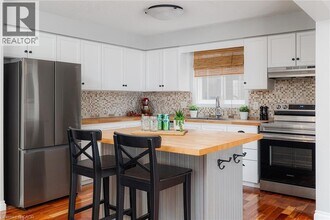 508 Brookmill Crescent in Waterloo, ON - Building Photo - Building Photo