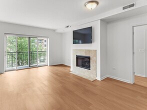 135 S York St in Elmhurst, IL - Building Photo - Building Photo